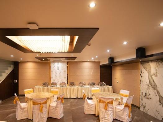 Hotel Emerald Inn Bhopal Exterior photo