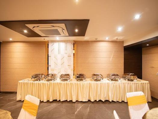 Hotel Emerald Inn Bhopal Exterior photo
